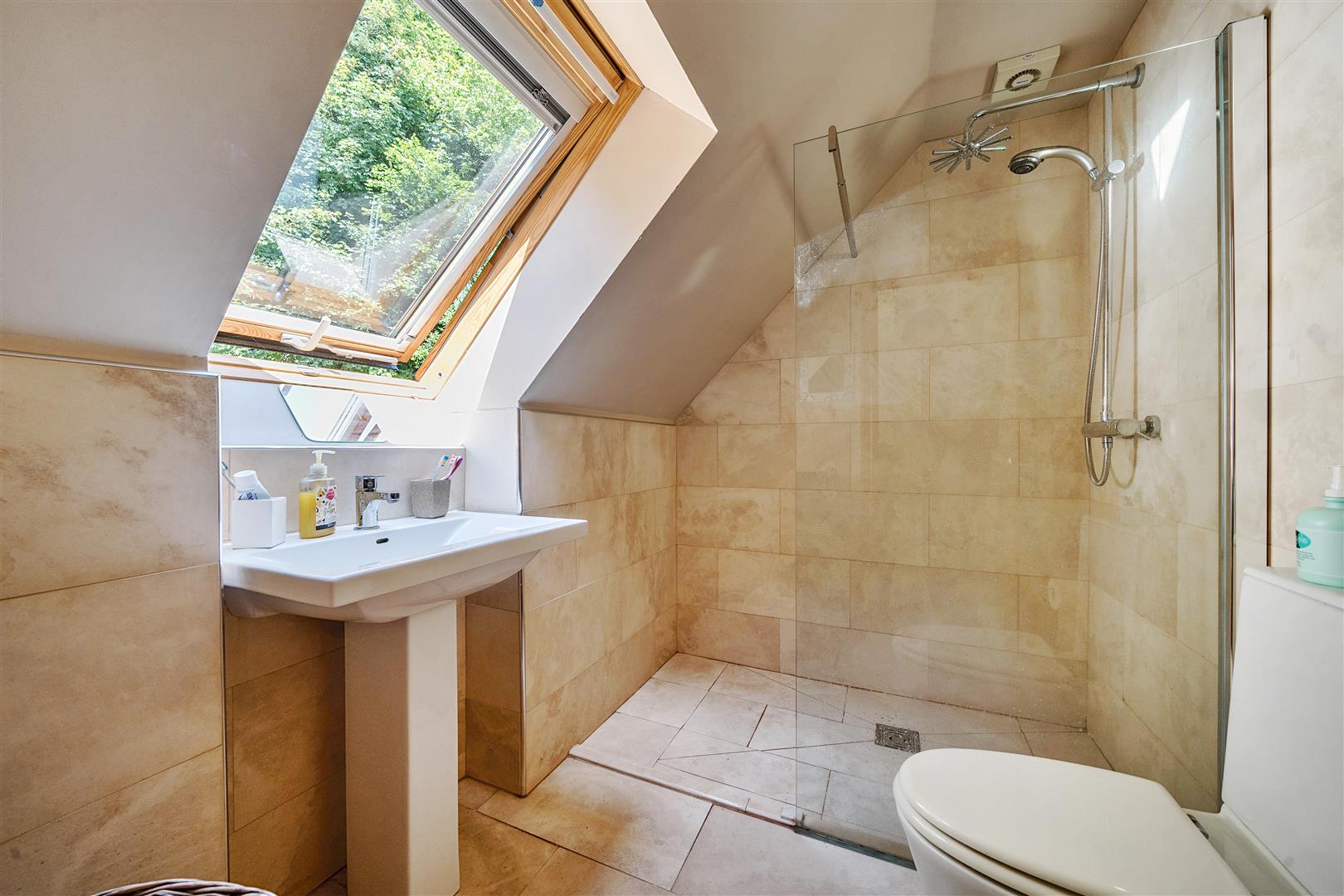 Yr Allt, Llangennech, Llanelli, SA14 8YU